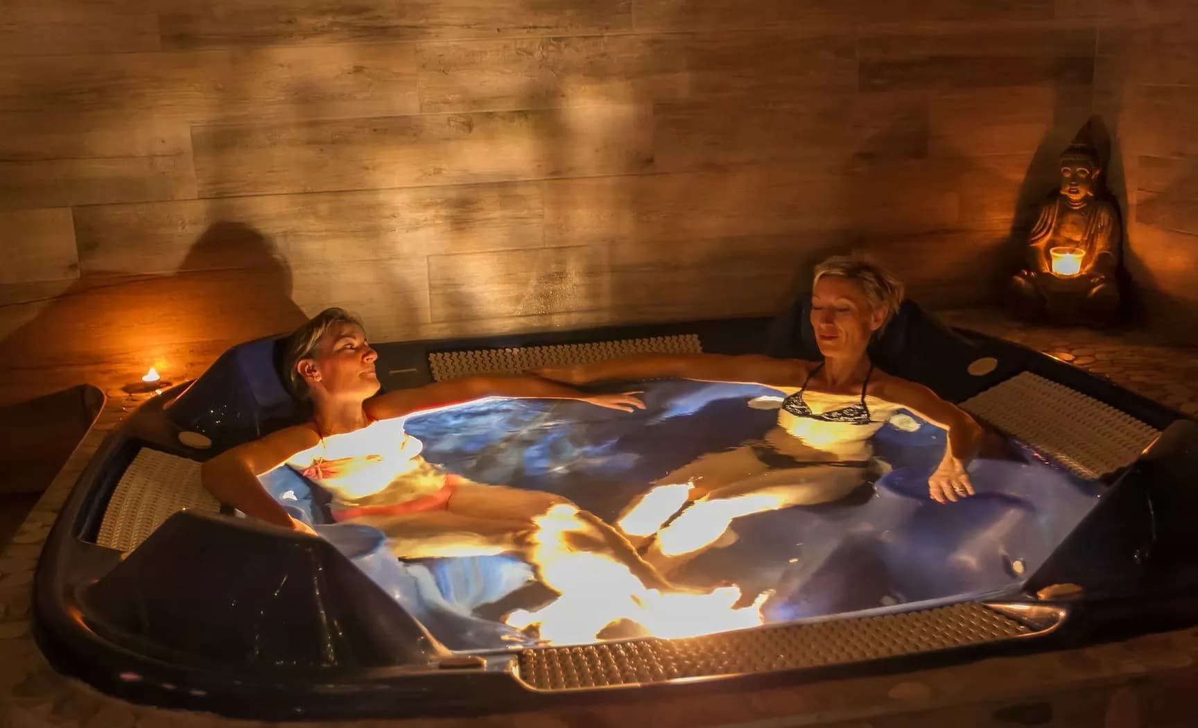 Bain à remous au spa de Châteauneuf-sur-Isère