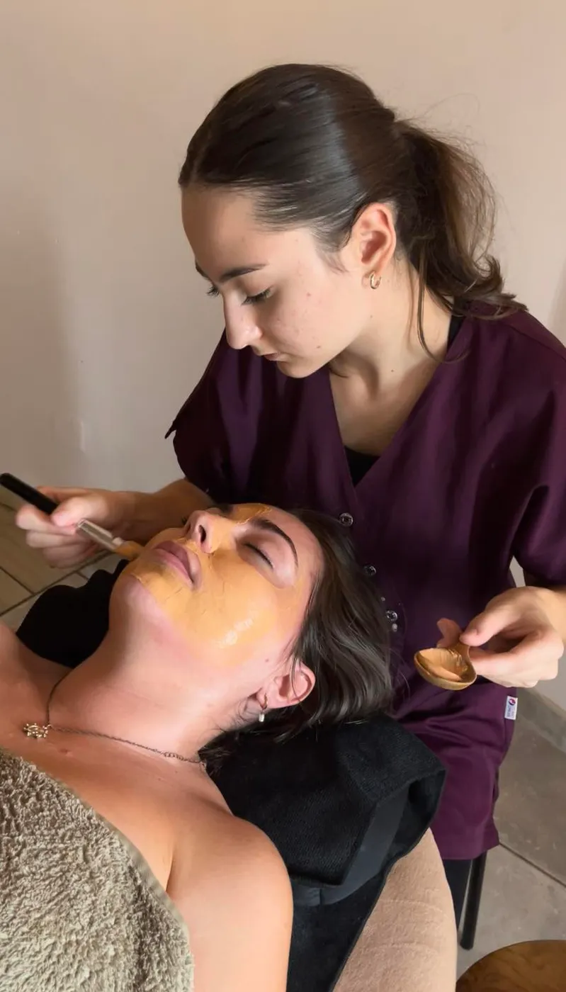 Soin relaxant du visage : détente, éclat et bien-être